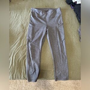women’s lululemon cropped leggings